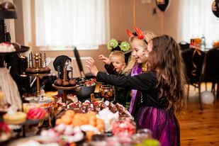 urodziny dla dzieci gorzów potwory wiedźmy czarownica słodki stół, słodkości torty gorzów