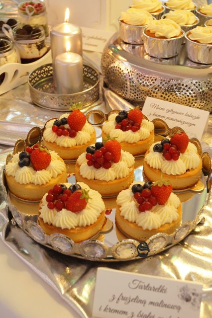 oferta weselna gorzów wielkopolski słodkości i tort na wesele domowe wypieki kompleksowa słodka oprawa uroczystości dom w poziomkach (12)
